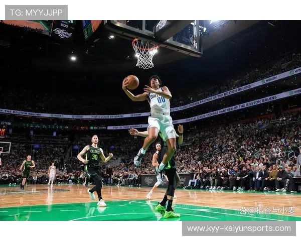 进攻端的提升非常明显！独行侠侧翼新星不仅仅是一名3D球员？，独行侠首发中锋